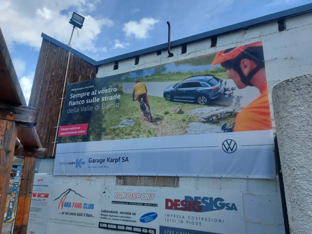 Striscione pubblicitario garage