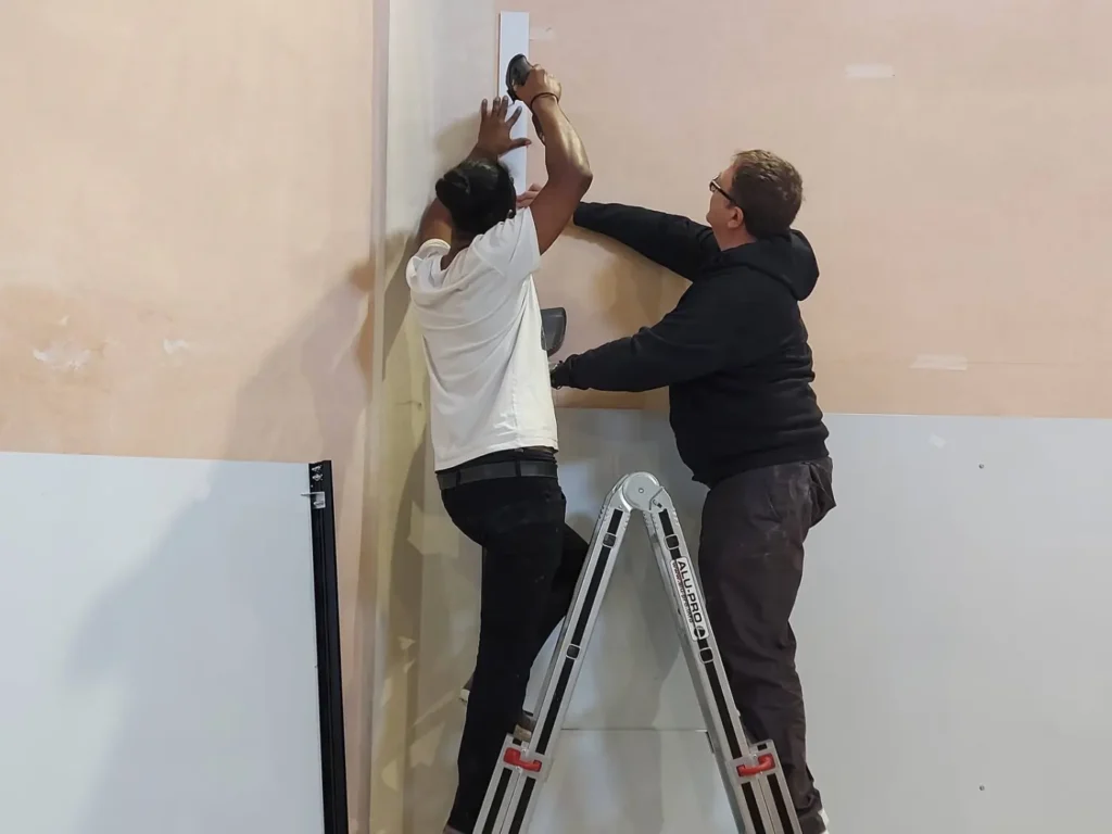 Installazione decorativa a parete